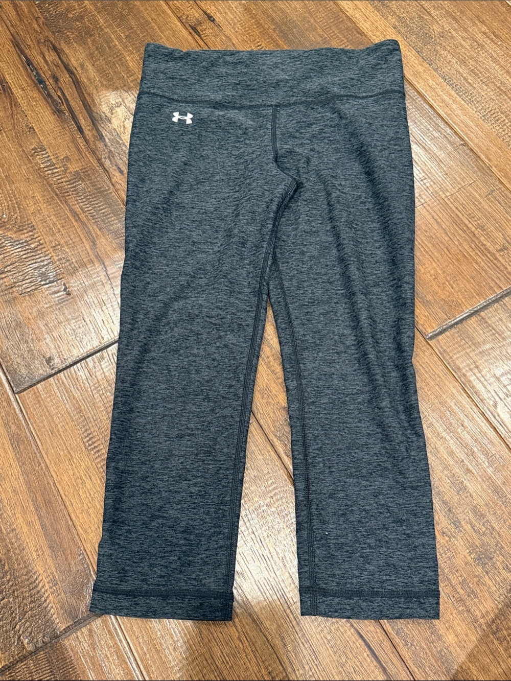 Under Armour Womens Dark Gray Heather Capri Leggings size Small